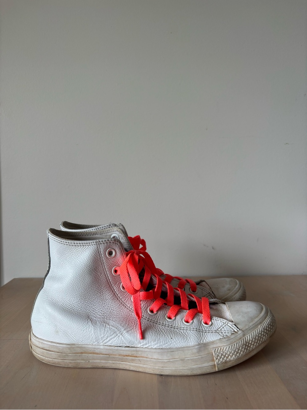 White High-Top Converse Sneakers with Neon Pink Laces W9